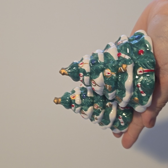 Vintage Ceramic Christmas Tree Salt & Pepper Shakers - Picture 3 of 5